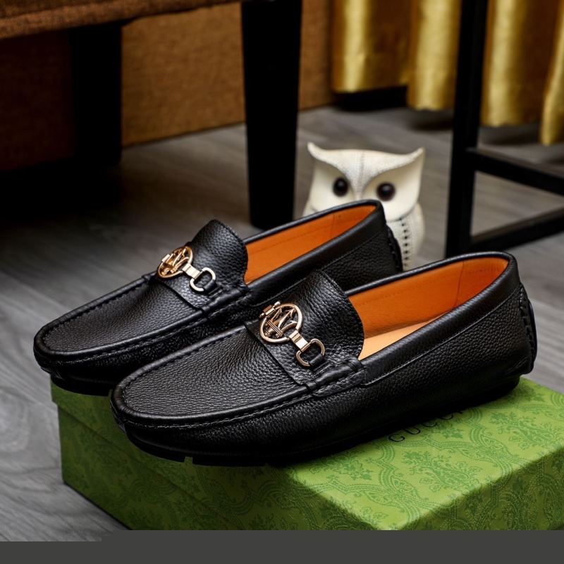 G*u*i leather shoes